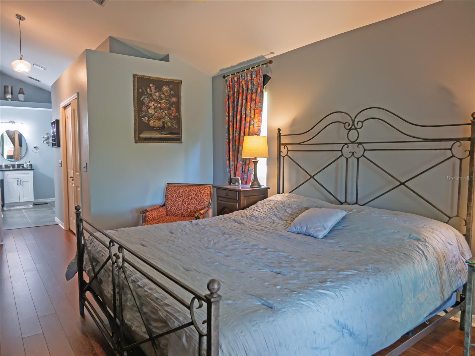 Image 14 of 37 For 16517 Lake Heather Drive