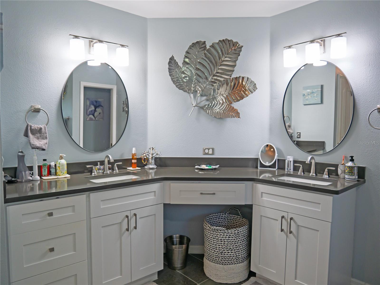 Image 15 of 37 For 16517 Lake Heather Drive