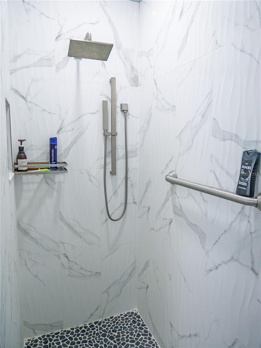 Image 16 of 37 For 16517 Lake Heather Drive