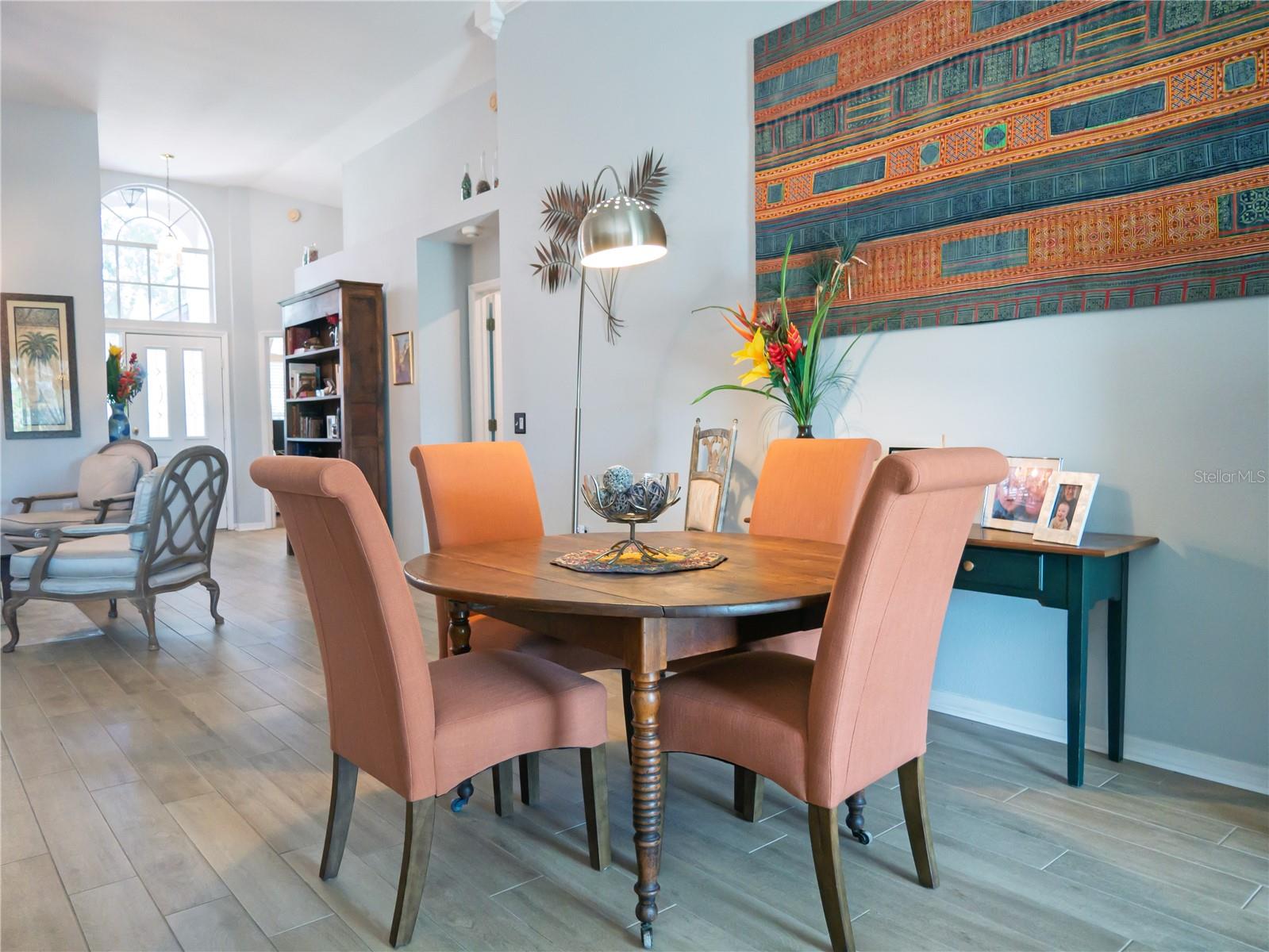 Image 6 of 37 For 16517 Lake Heather Drive