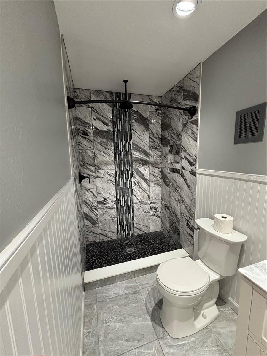 Image 12 of 29 For 10280 Imperial Point Drive W 20