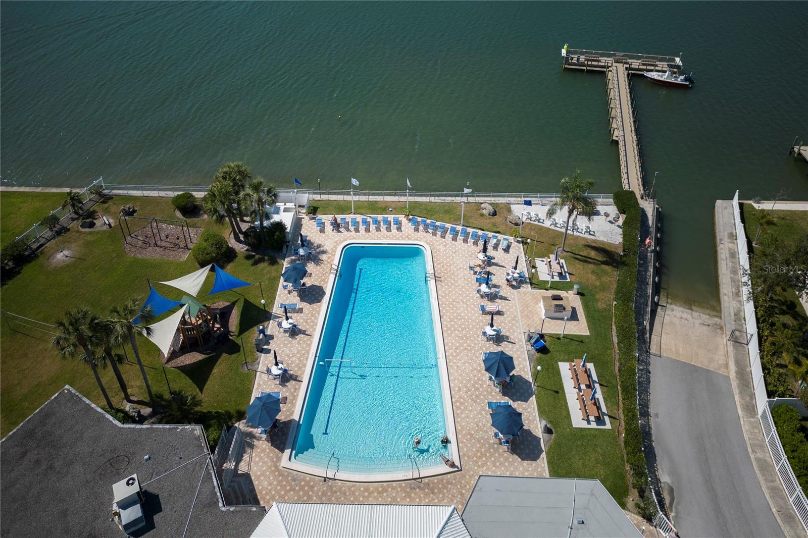 Image 22 of 29 For 10280 Imperial Point Drive W 20