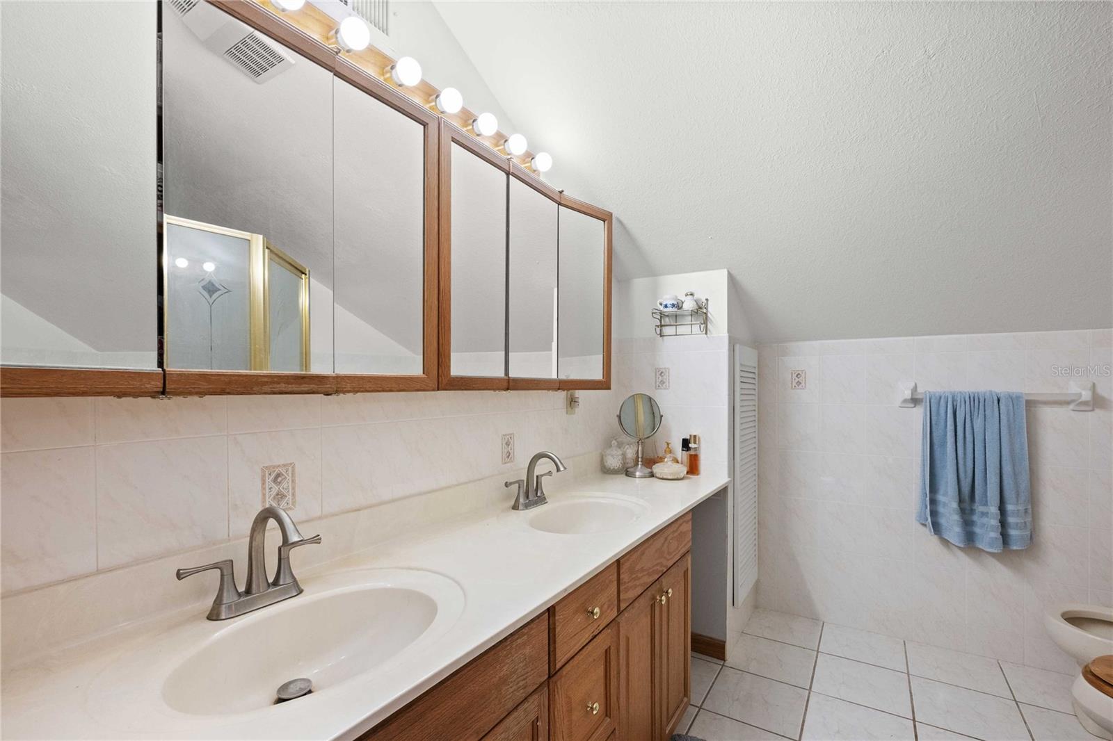 Image 27 of 73 For 10836 Land O Lakes Boulevard