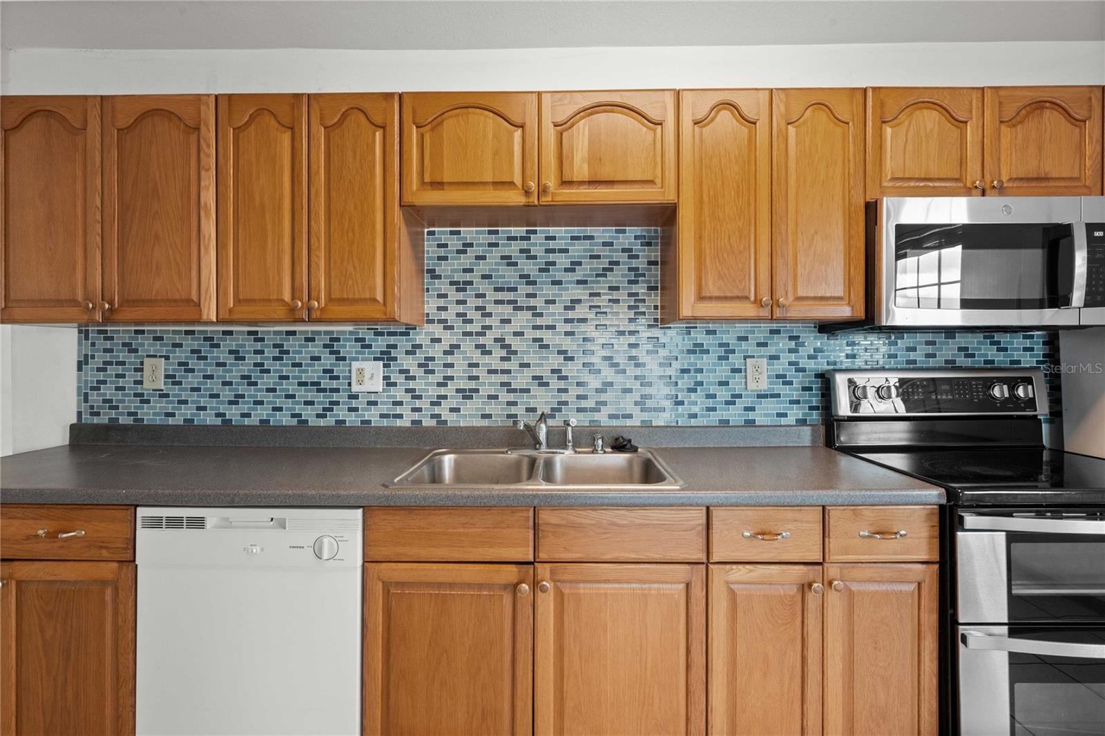 Image 37 of 73 For 10836 Land O Lakes Boulevard