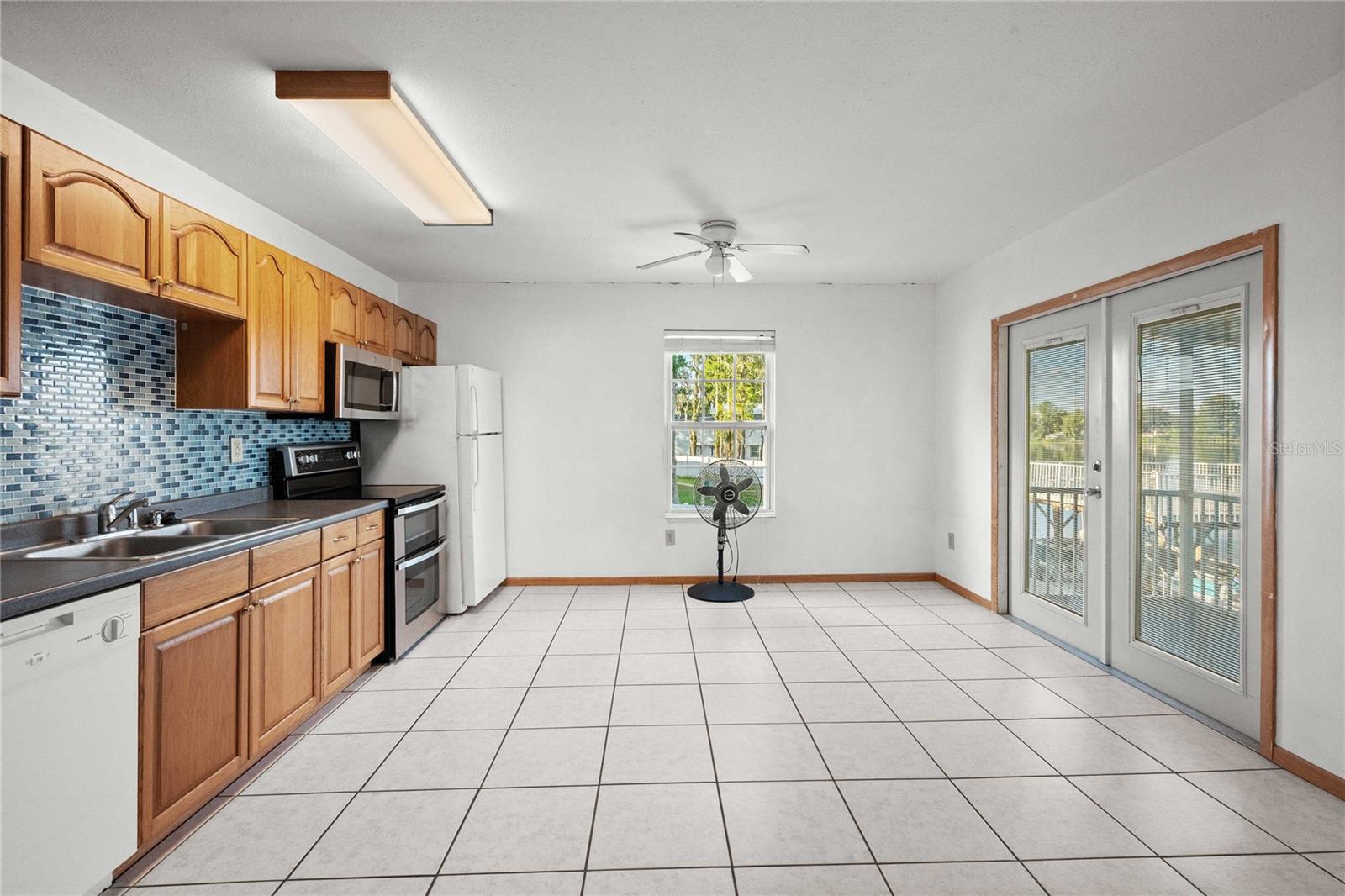 Image 38 of 73 For 10836 Land O Lakes Boulevard