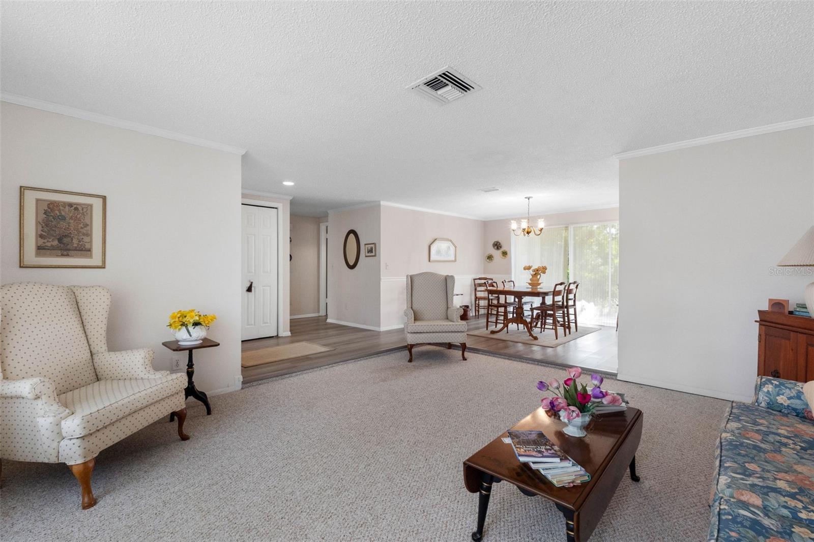 Image 10 of 44 For 1217 Royal Oak Drive