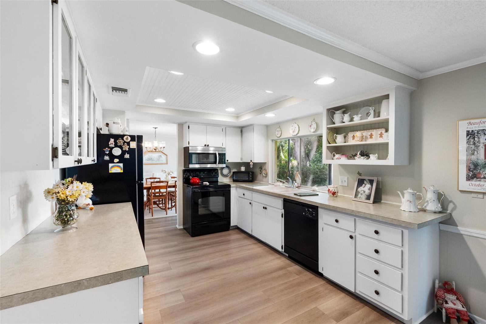 Image 11 of 44 For 1217 Royal Oak Drive