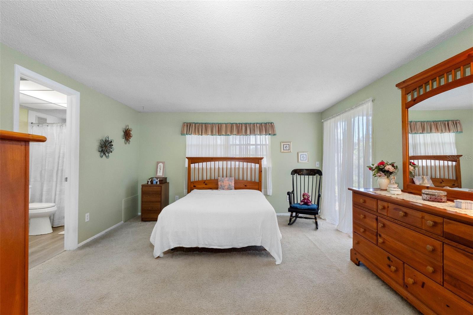 Image 16 of 44 For 1217 Royal Oak Drive
