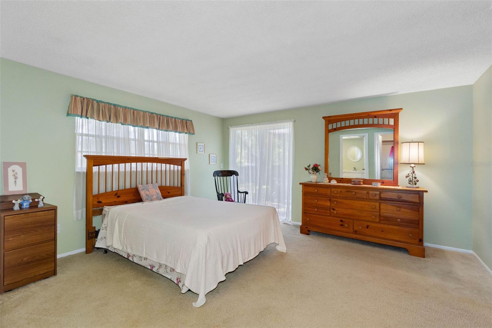 Image 17 of 44 For 1217 Royal Oak Drive