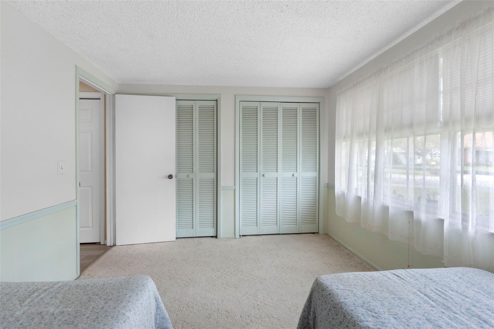 Image 27 of 44 For 1217 Royal Oak Drive