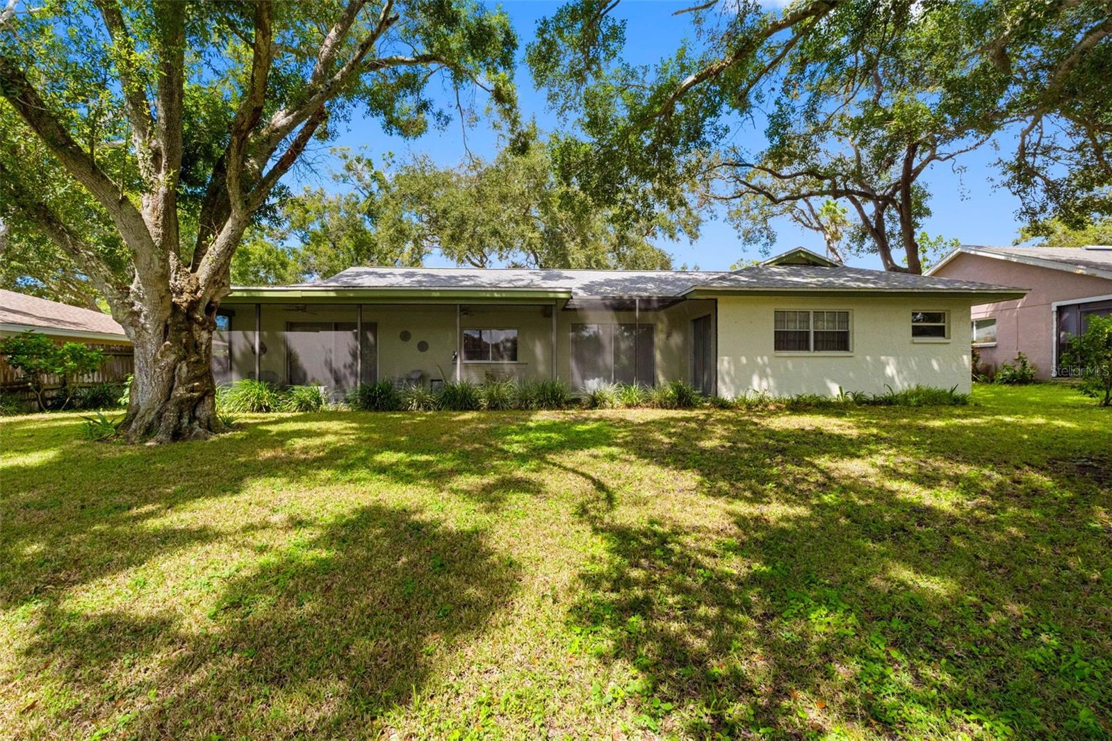 Image 32 of 44 For 1217 Royal Oak Drive