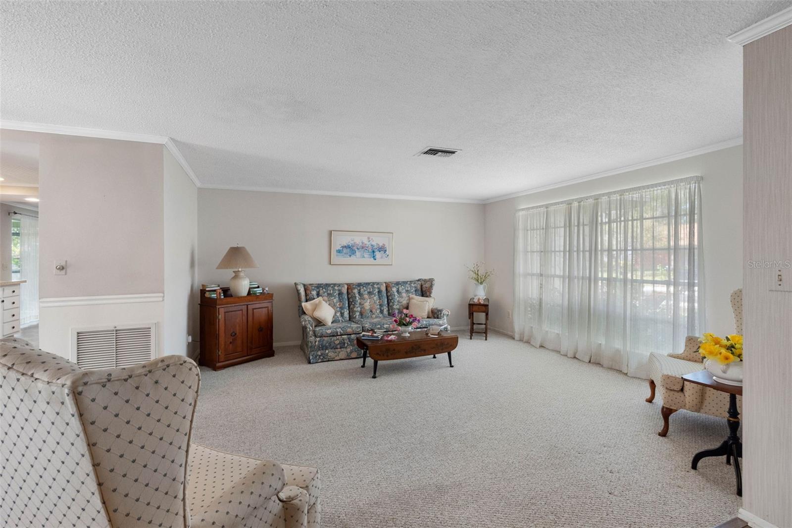 Image 6 of 44 For 1217 Royal Oak Drive