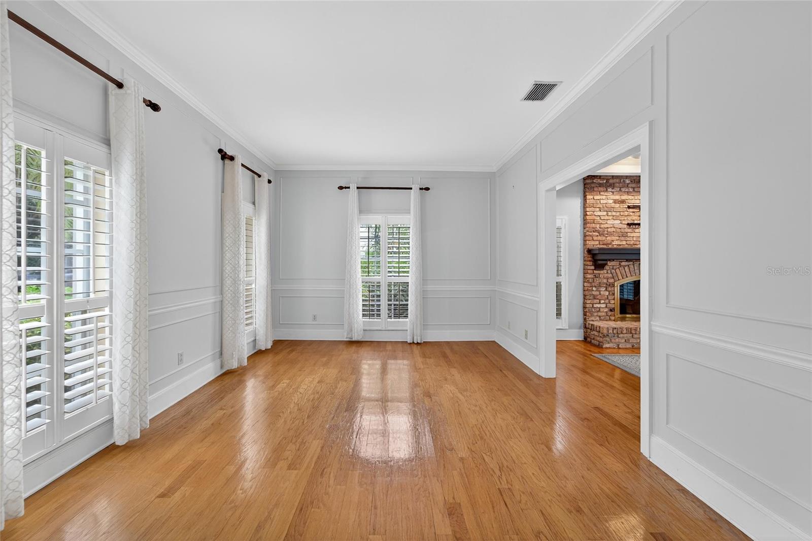 Image 14 of 42 For 4401 Cleveland Street
