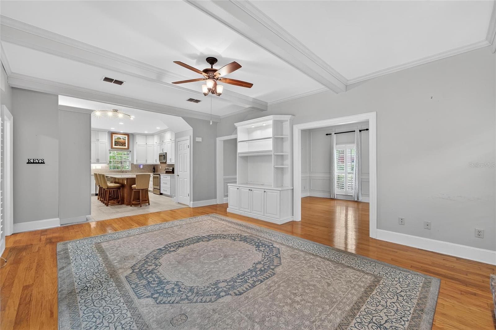 Image 16 of 42 For 4401 Cleveland Street