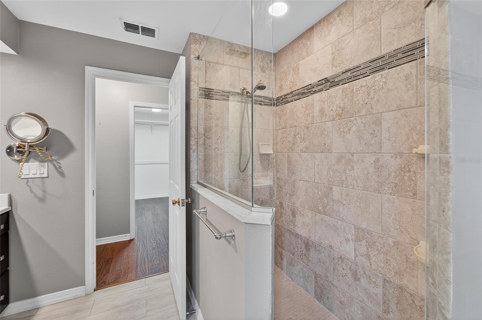 Image 31 of 42 For 4401 Cleveland Street