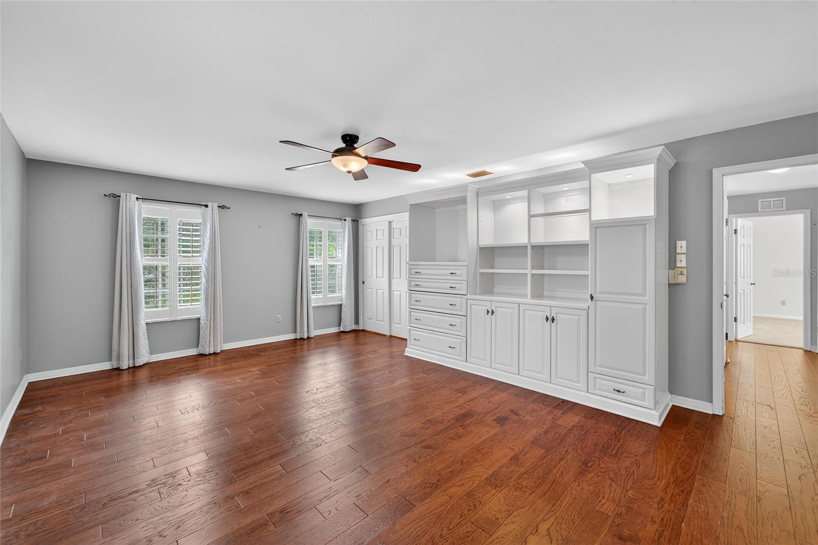 Image 4 of 42 For 4401 Cleveland Street