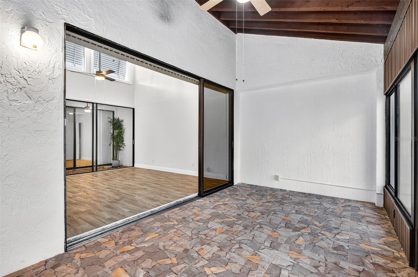 Image 26 of 55 For 107 Seville Court N