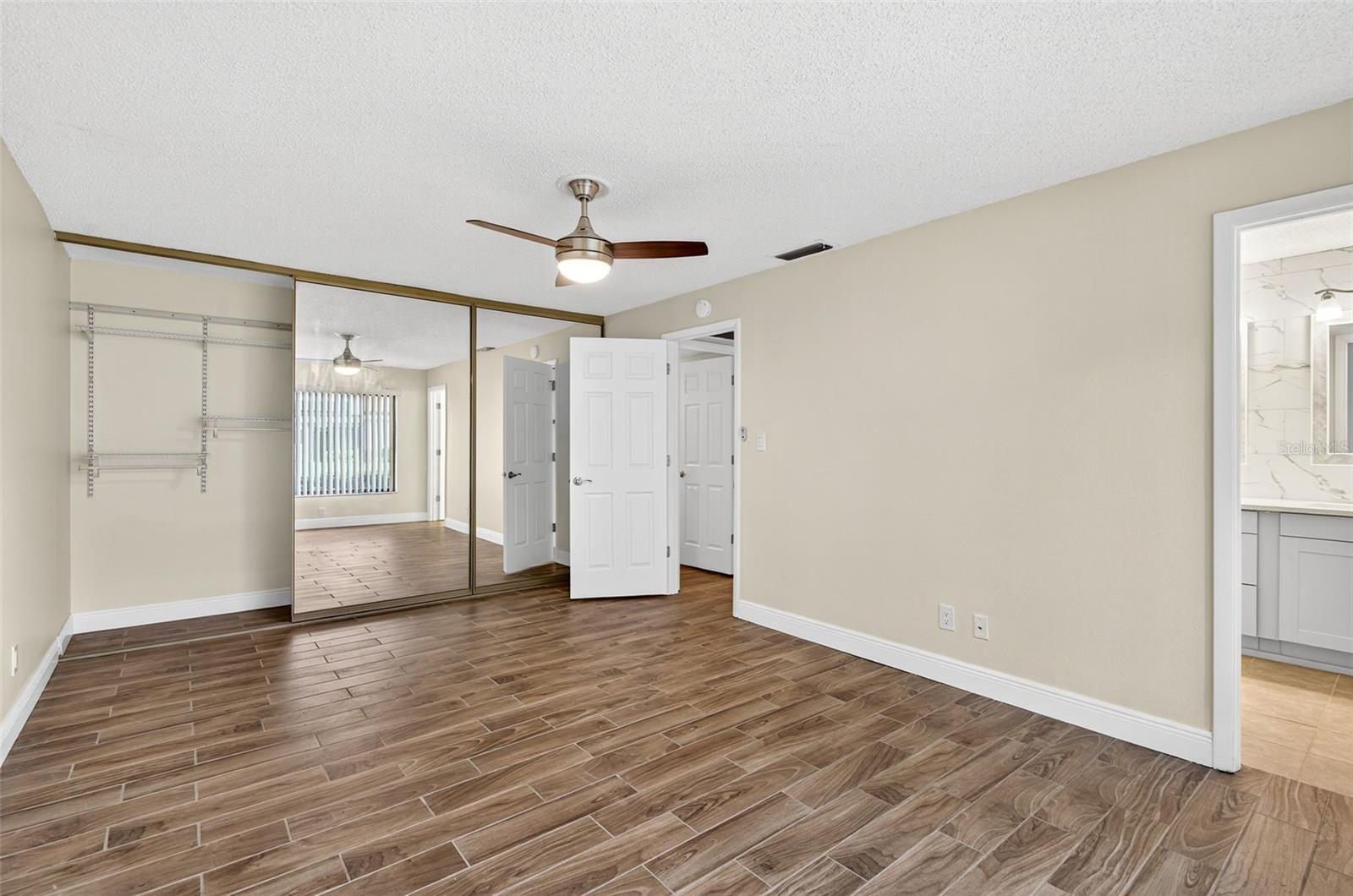 Image 32 of 55 For 107 Seville Court N