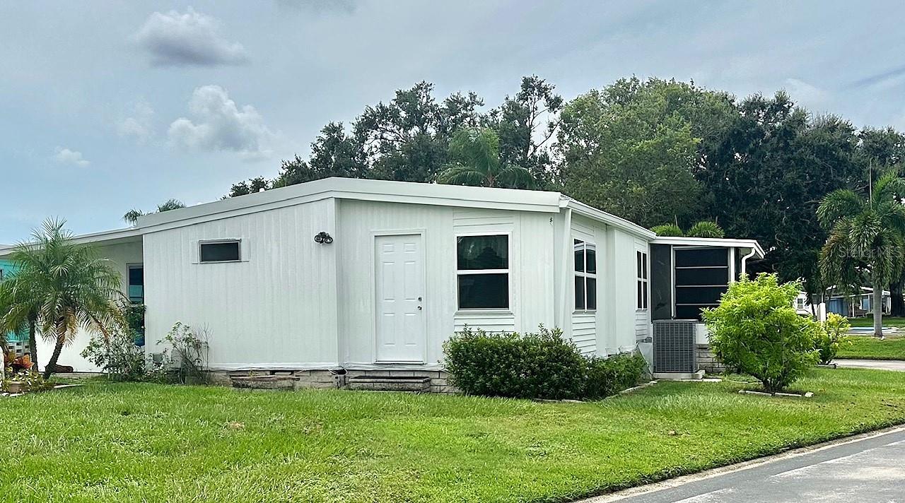 Image 16 of 18 For 9790 66th Street N 310