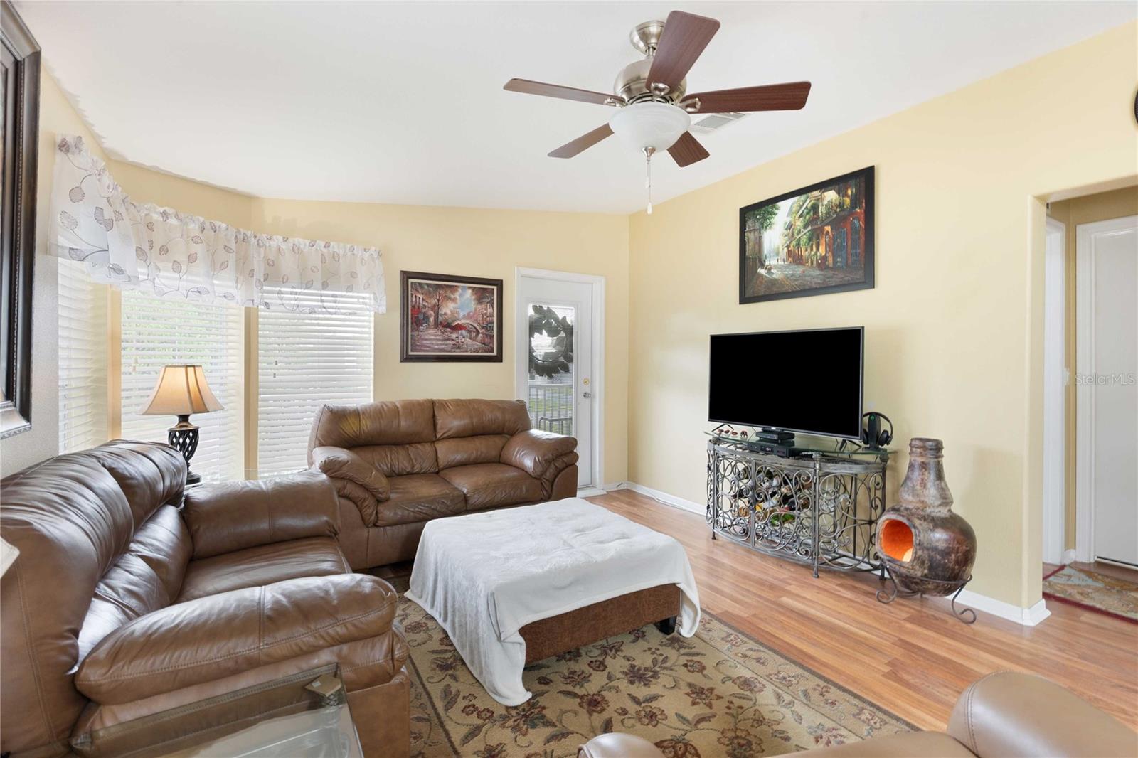 Image 6 of 58 For 37407 Sandra Avenue