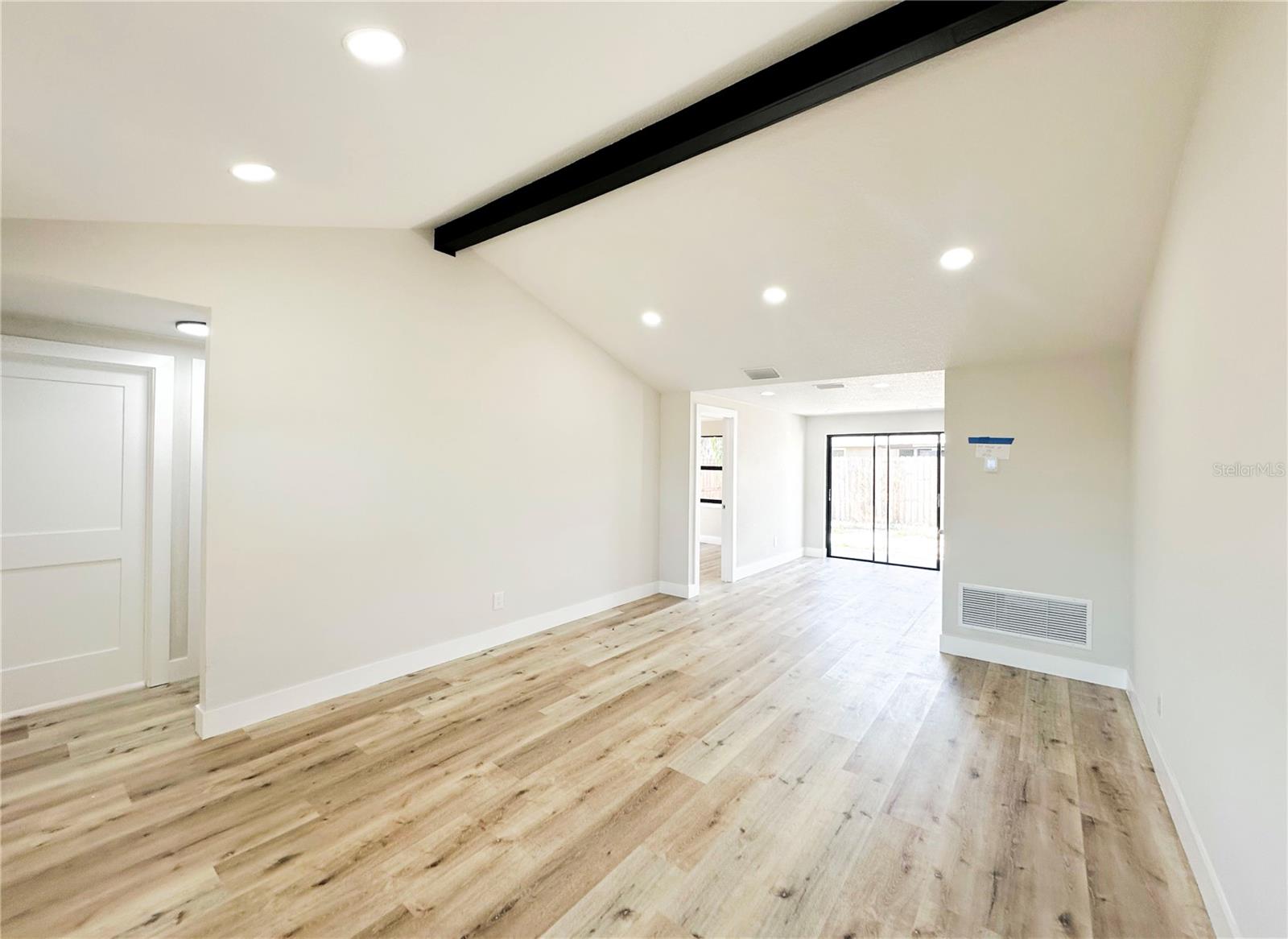 Image 10 of 29 For 8902 Wing Tip Court