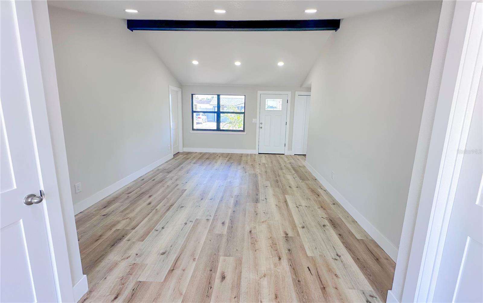 Image 16 of 29 For 8902 Wing Tip Court