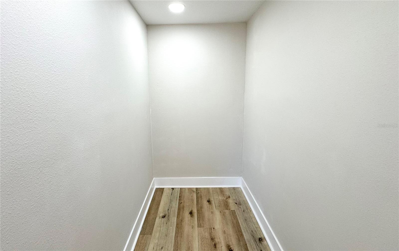 Image 17 of 29 For 8902 Wing Tip Court