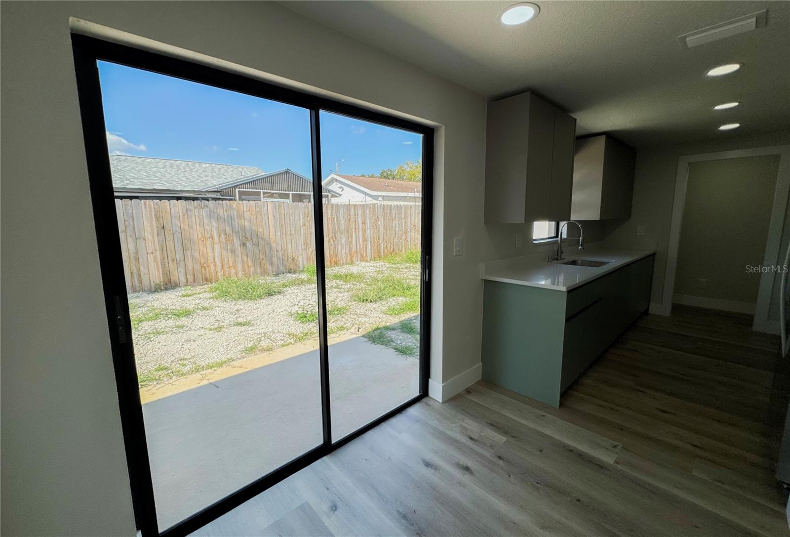 Image 21 of 29 For 8902 Wing Tip Court