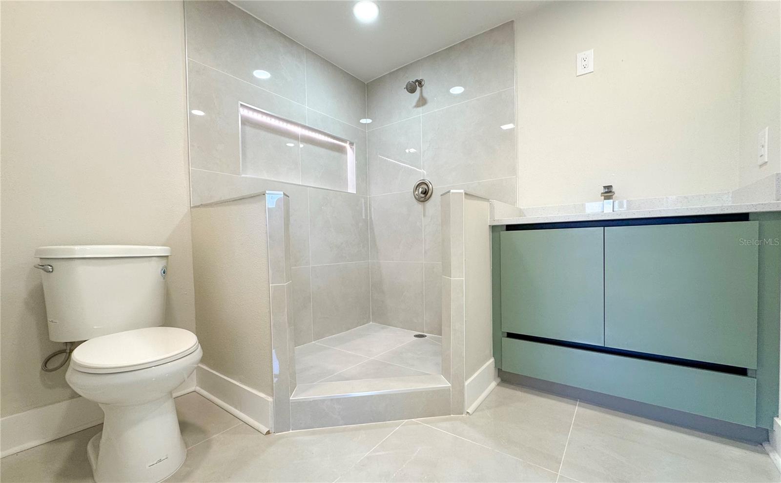 Image 24 of 29 For 8902 Wing Tip Court