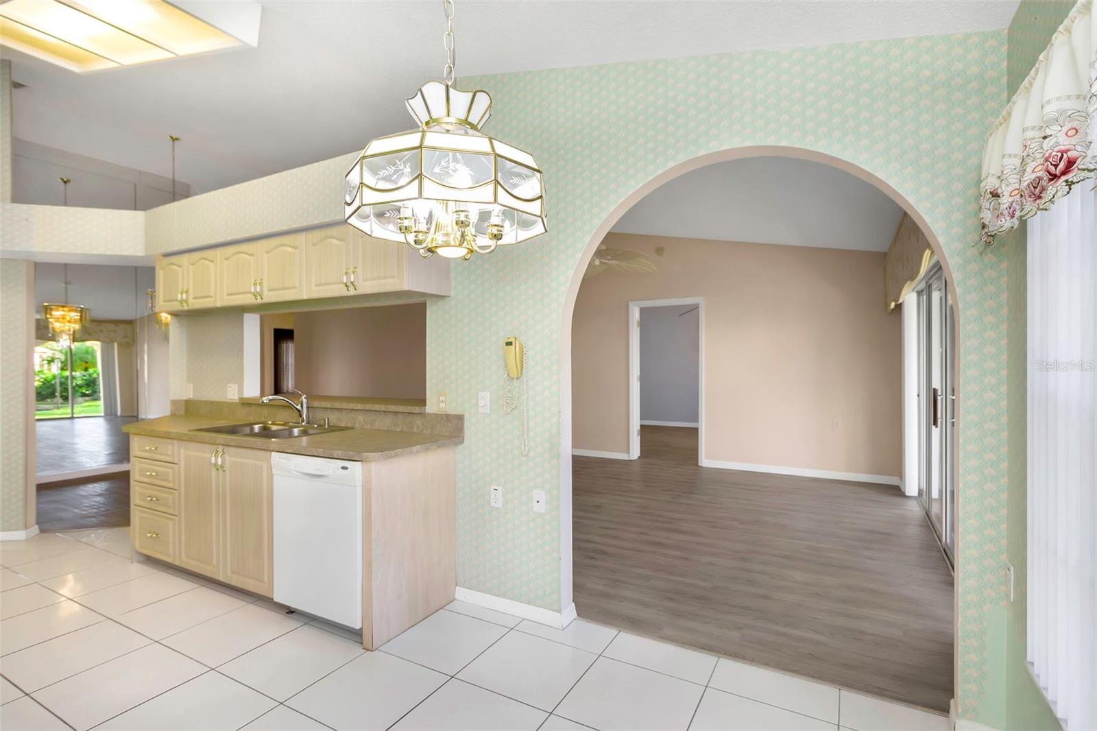 Image 20 of 54 For 3532 Cayman Court