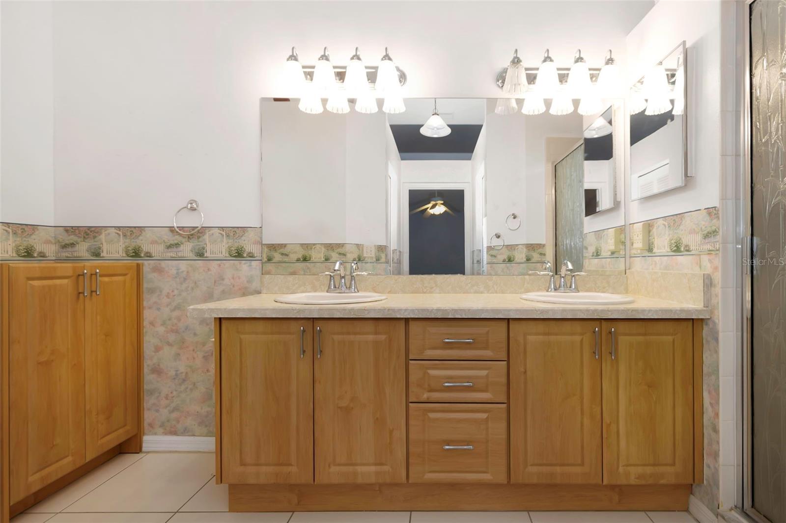 Image 29 of 54 For 3532 Cayman Court