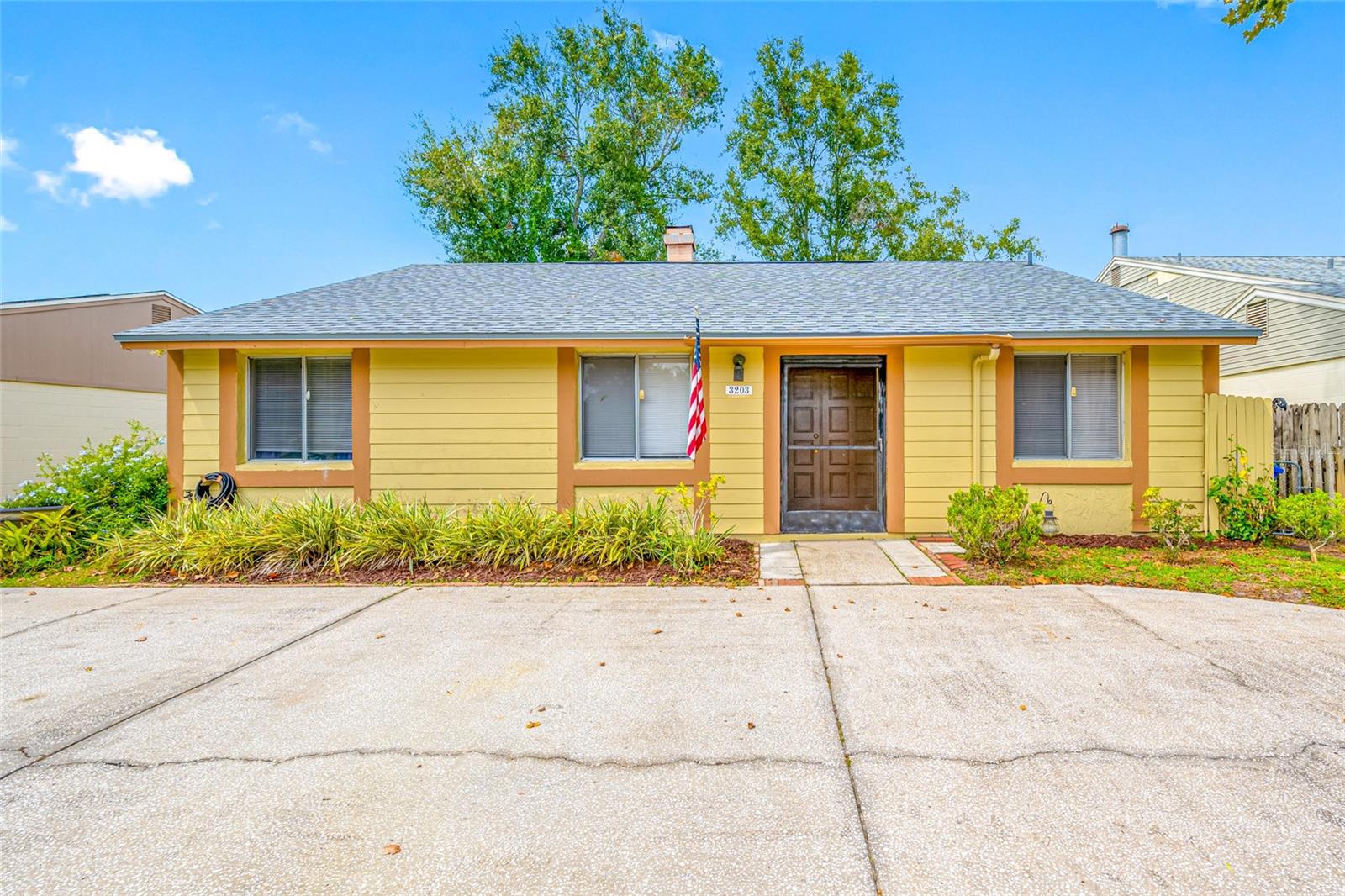 Details for 3203 Sandspur Drive, TAMPA, FL 33618