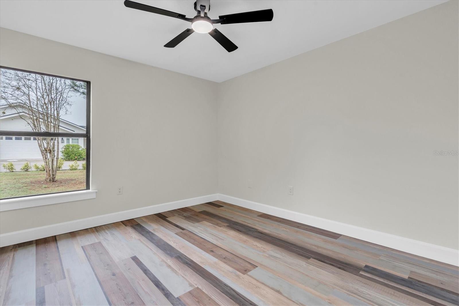 Image 33 of 50 For 1944 Vista View Drive