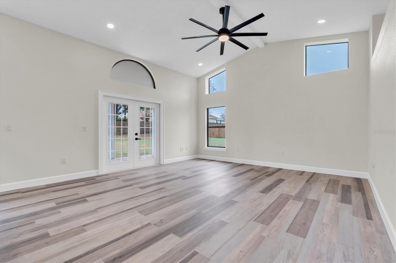 Image 40 of 50 For 1944 Vista View Drive