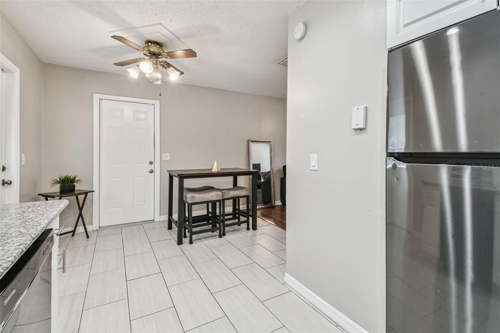 Image 10 of 33 For 4419 Dolphin Drive