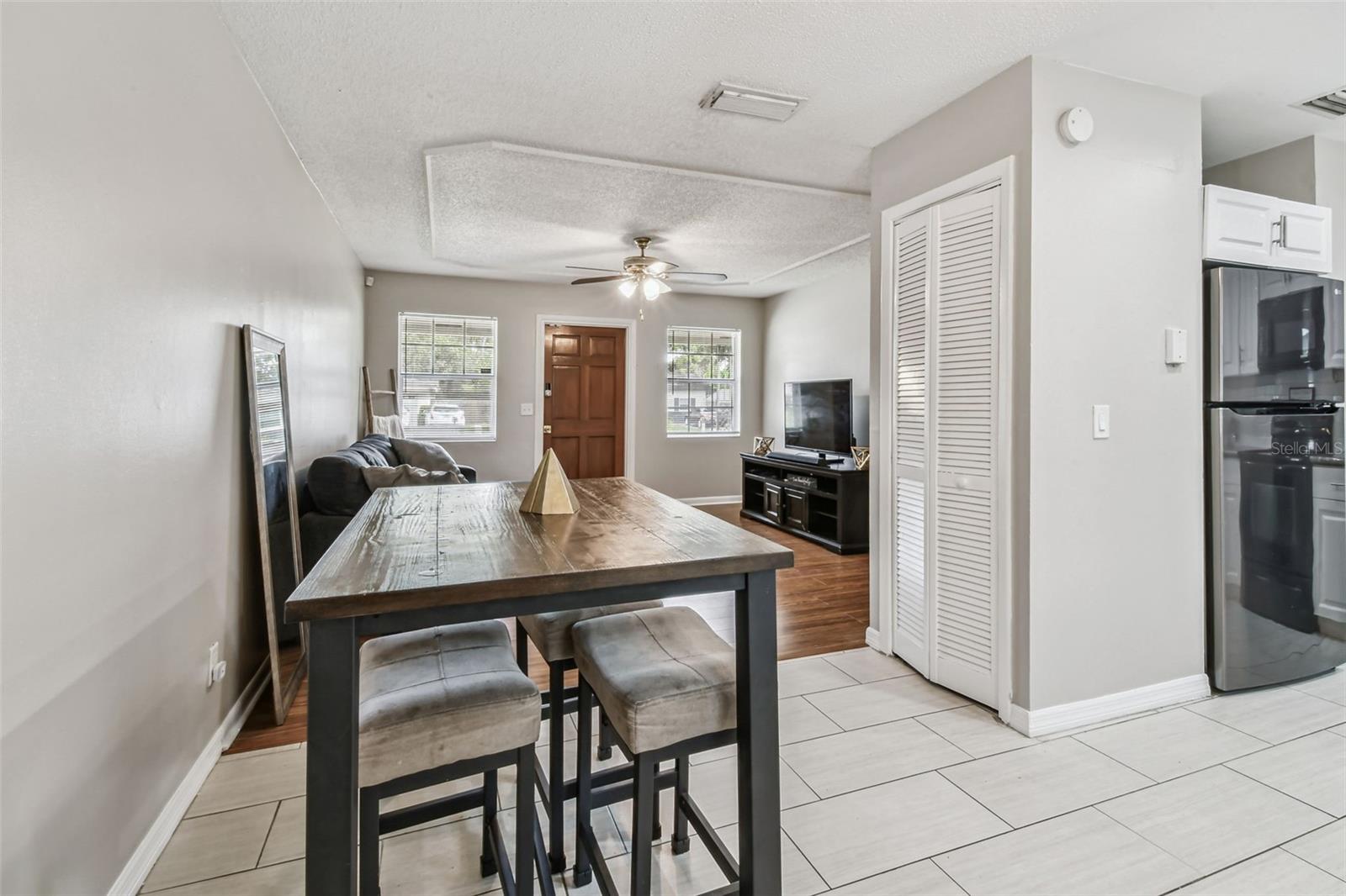 Image 11 of 33 For 4419 Dolphin Drive