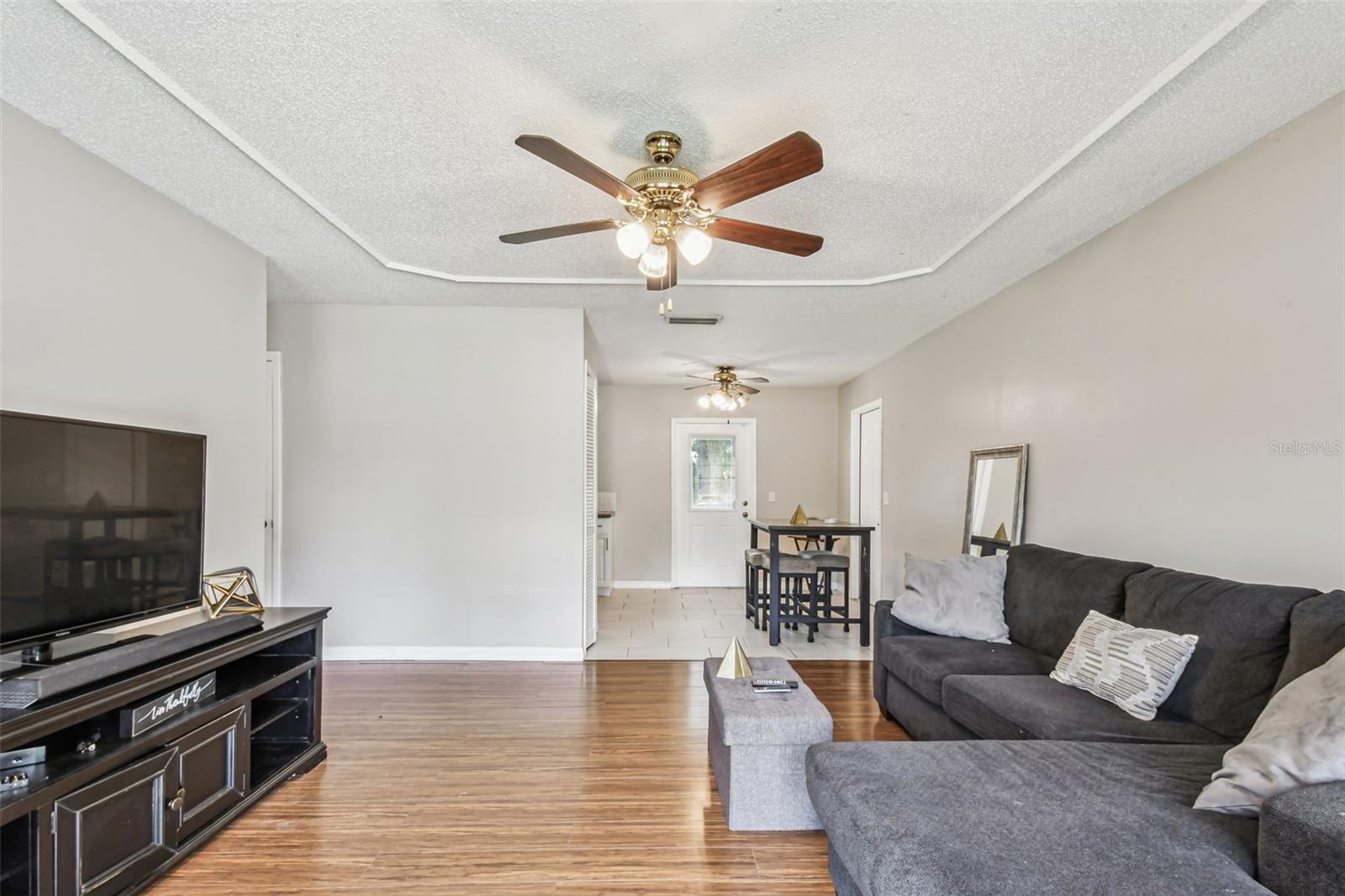 Image 19 of 33 For 4419 Dolphin Drive