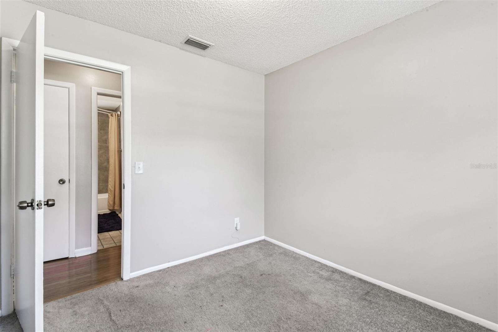 Image 20 of 33 For 4419 Dolphin Drive