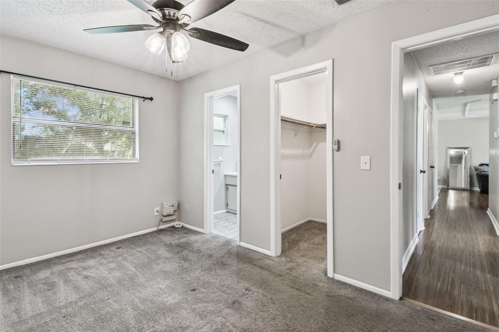 Image 21 of 33 For 4419 Dolphin Drive