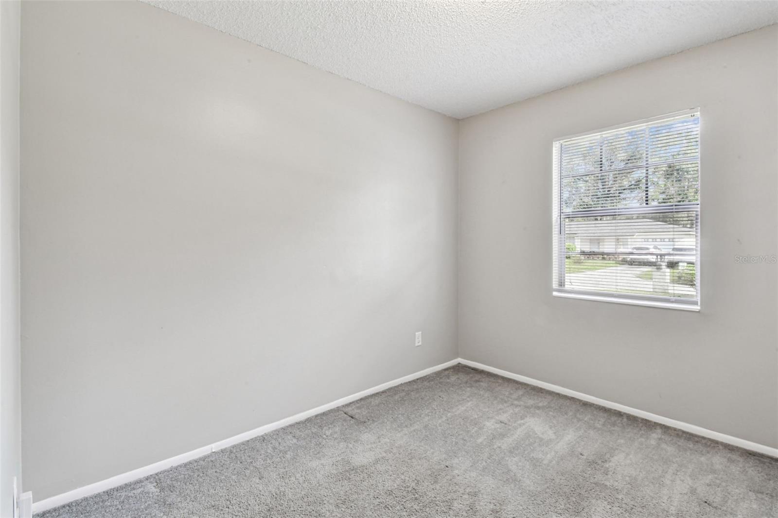 Image 23 of 33 For 4419 Dolphin Drive