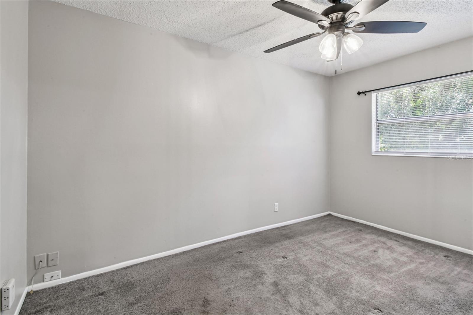 Image 25 of 33 For 4419 Dolphin Drive