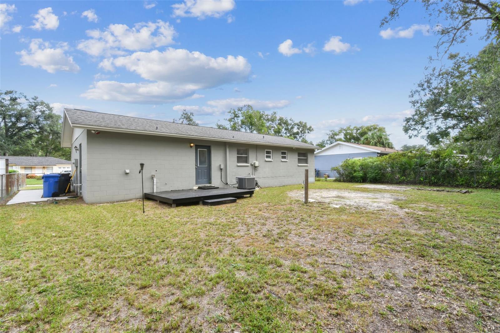 Image 28 of 33 For 4419 Dolphin Drive