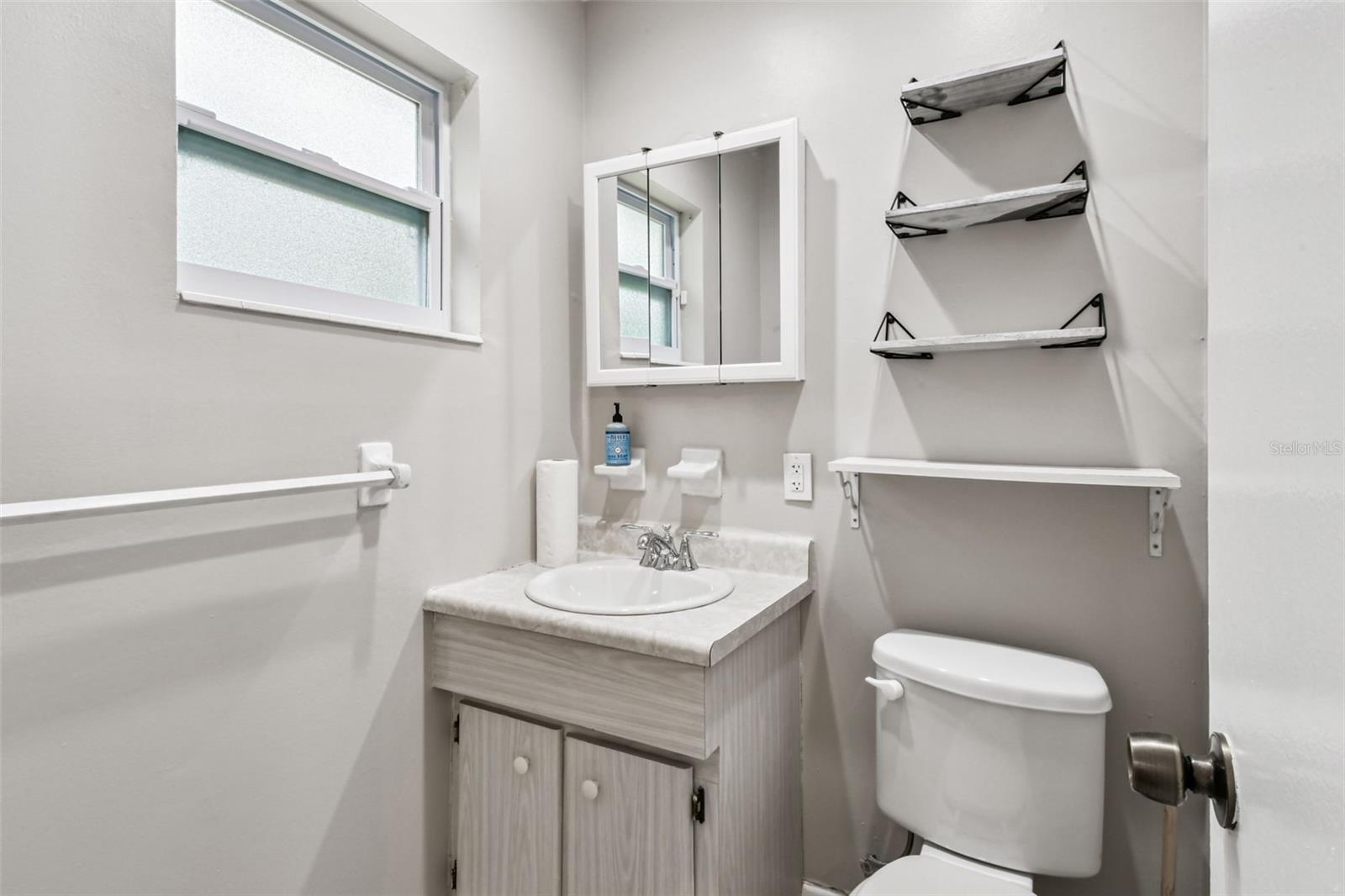 Image 4 of 33 For 4419 Dolphin Drive