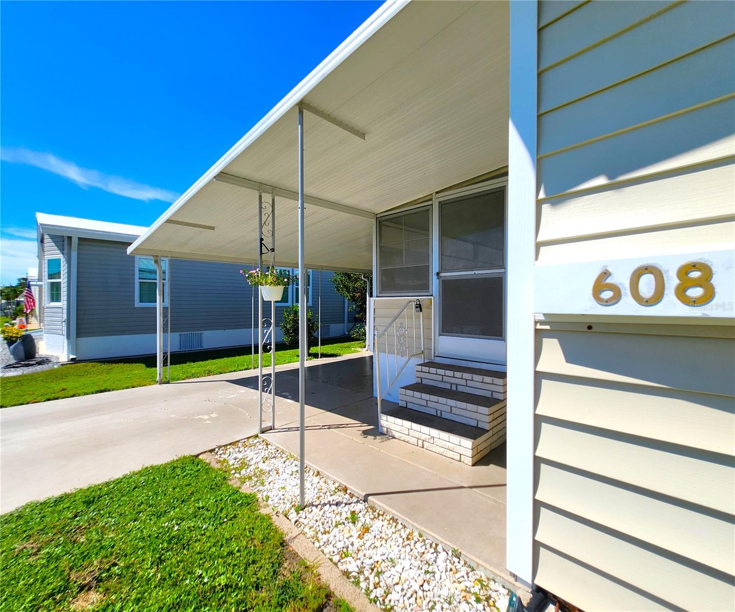 Image 10 of 48 For 608 49th B Avenue Drive E 427