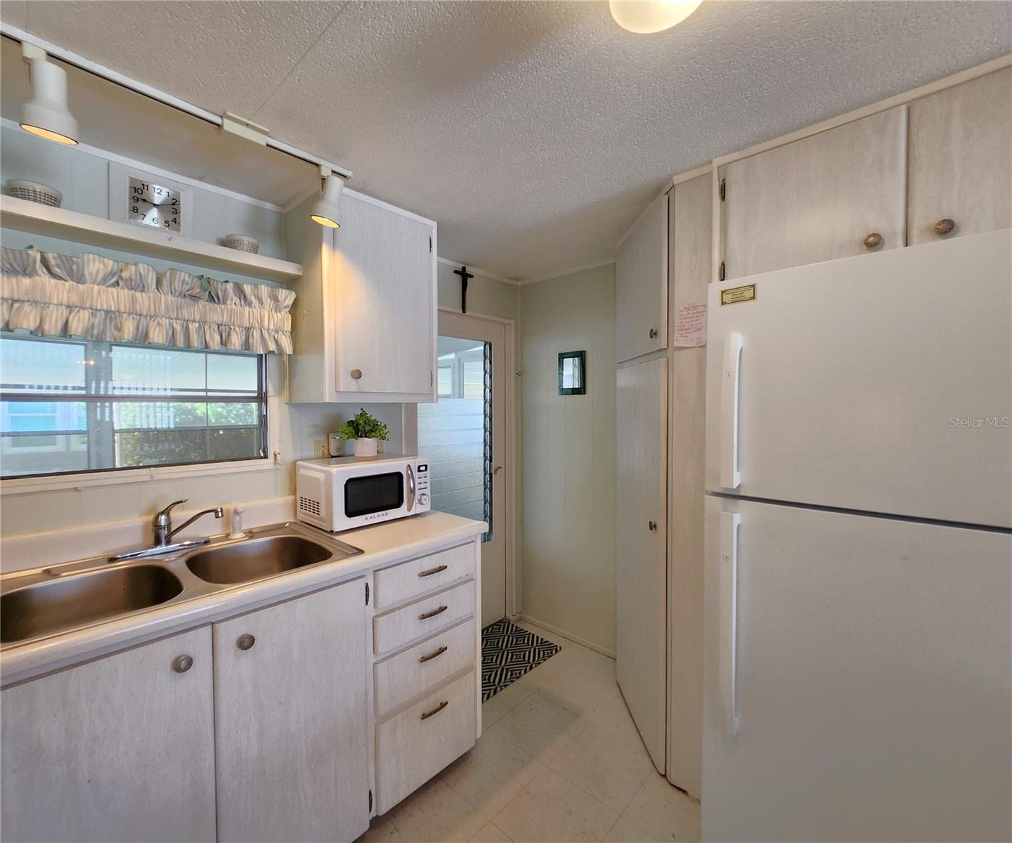 Image 25 of 48 For 608 49th B Avenue Drive E 427