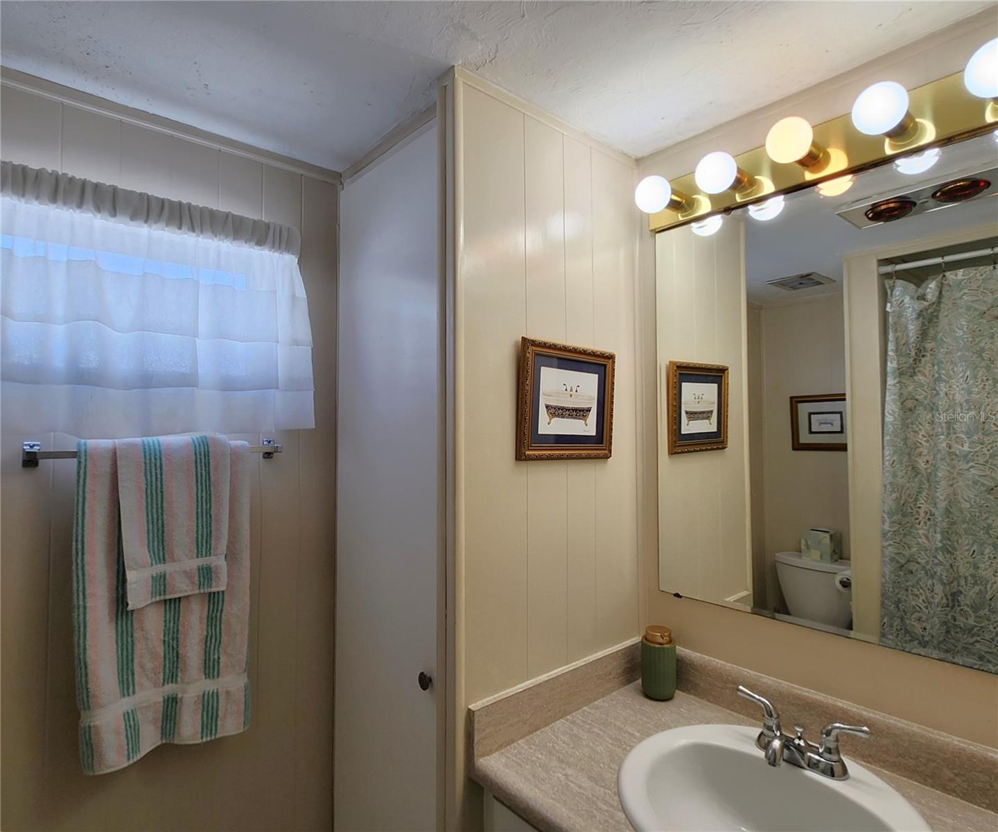Image 38 of 48 For 608 49th B Avenue Drive E 427