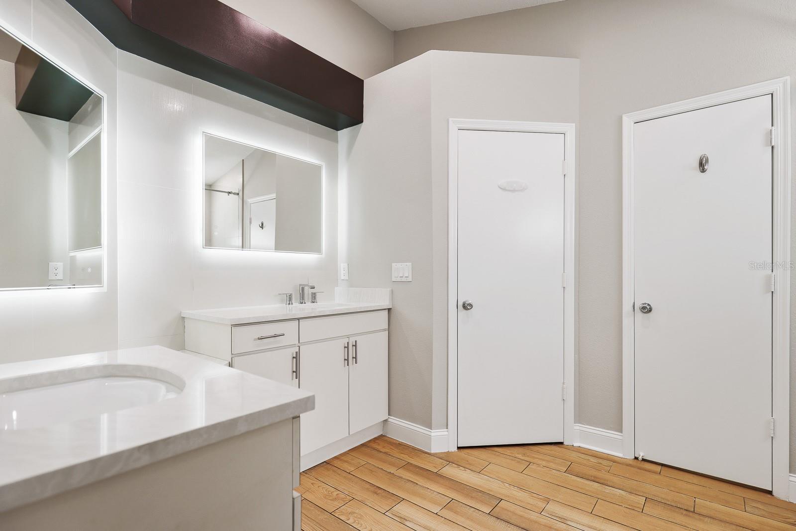 Image 19 of 36 For 4214 Pine Isle Drive