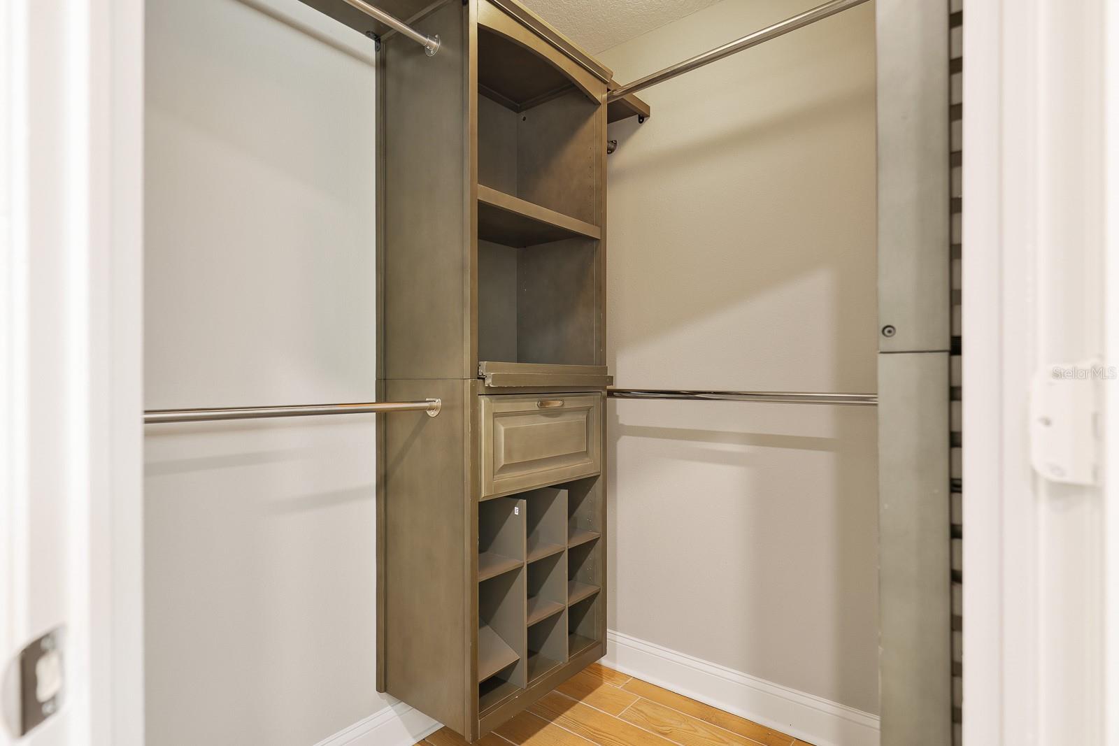 Image 21 of 36 For 4214 Pine Isle Drive