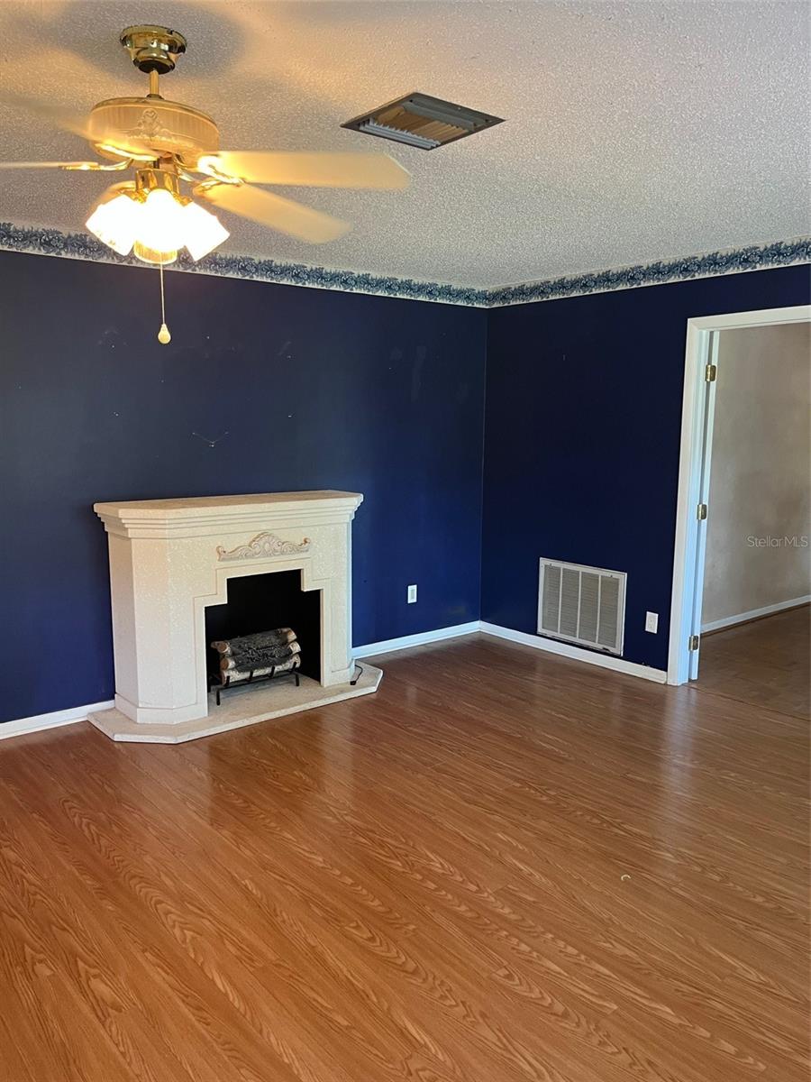 Image 13 of 40 For 6447 Ashmont Avenue
