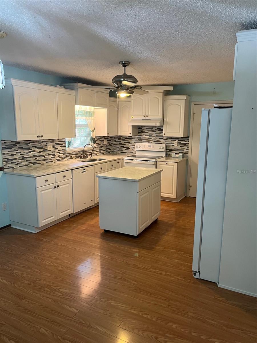 Image 22 of 40 For 6447 Ashmont Avenue